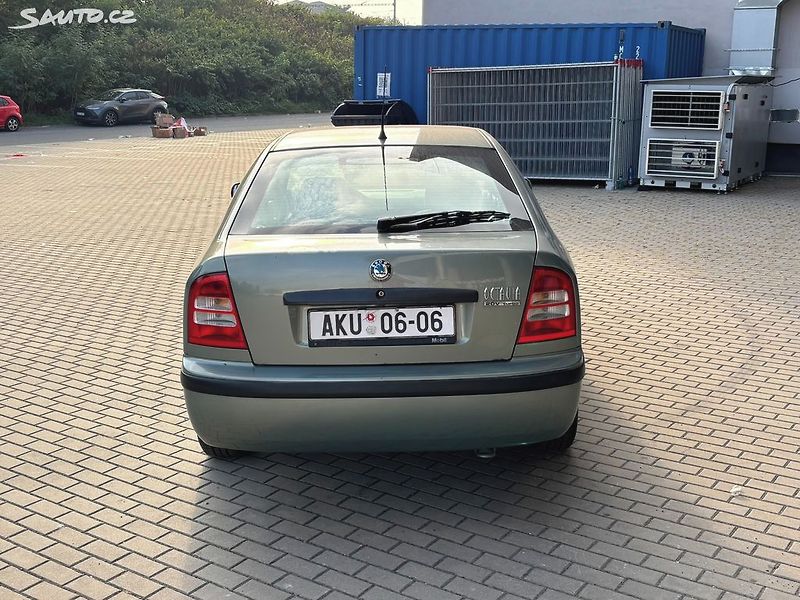 Škoda Octavia (2001) 1.8T, 110kw Původ ČR 1. maj. - fotka 4 z 17