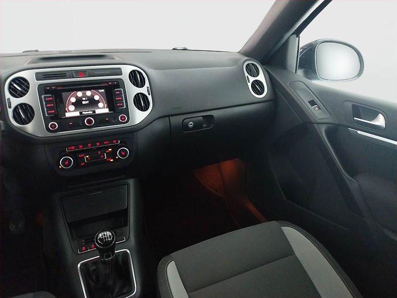 Volkswagen Tiguan (2023) 1.4 TSI, Navi, Tempomat - fotka 8 z 20