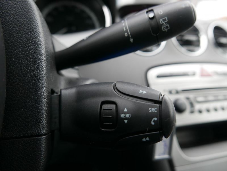Peugeot 308 1,6 HDI 80kW SW Panorama Sport - fotka 33 z 40
