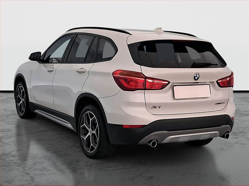 BMW X1 (2019) sDrive18d, Automat, ČR,1.maj - fotka 4 z 20