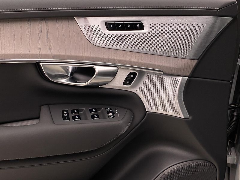Volvo XC90 (2026) T8 AWD Plug-in DARK PLUS 7m - fotka 30 z 75