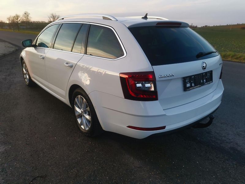 Škoda Octavia 2,0TDI DSG 110kW ACC STYLEPLUS - fotka 7 z 87