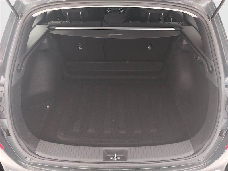 Hyundai i30 (2025) 1.0 T-GDI, COMFORT - fotka 14 z 18