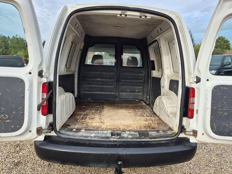 Volkswagen Caddy (2013) 1.6Tdi Tažné - fotka 18 z 19