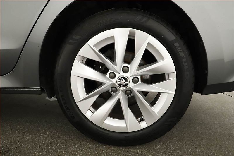 Škoda Octavia (2023) Style 1.5 TSI e-tec - fotka 12 z 16