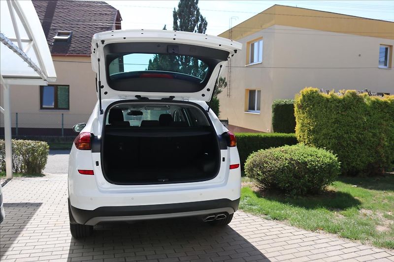 Hyundai Tucson 1,6 ČR,4x4, Automat - fotka 45 z 53