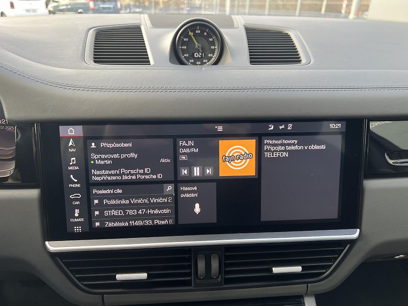 Porsche Cayenne (2018) 3.0i*V6*250KW*E-Hybrid - fotka 22 z 40