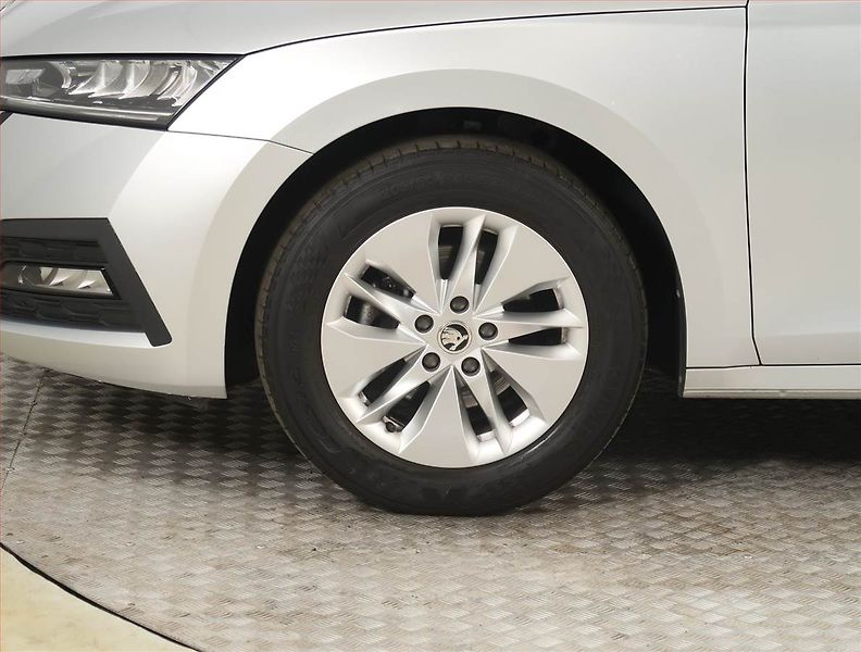 Škoda Octavia (2023) Ambition 2.0 TDI - fotka 14 z 18