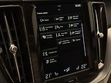 Volvo XC60 B4 AWD MOMENTUM PRO REZERVACE - náhled 31