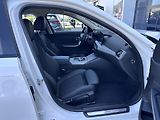 BMW Řada 3 318i Touring - náhled 8