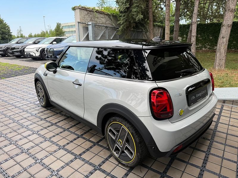 Mini Cooper SE 135 kW HUD REZERVACE - fotka 4 z 33