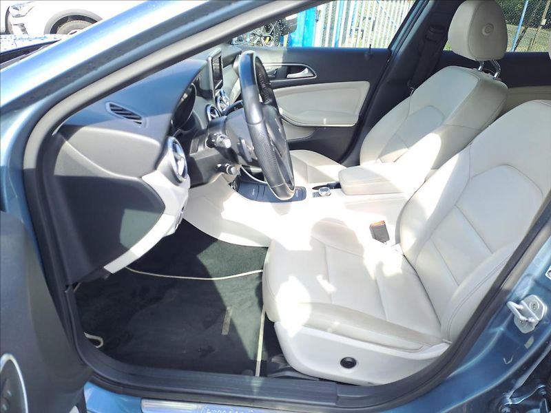 Mercedes-Benz GLA 250 4MATIC AUTOMAT - fotka 5 z 17