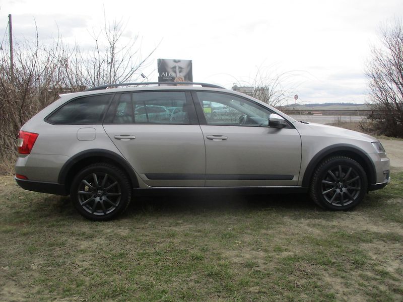 Škoda Octavia SCOUT 2.0TDi RS 135kW DSG - fotka 6 z 46