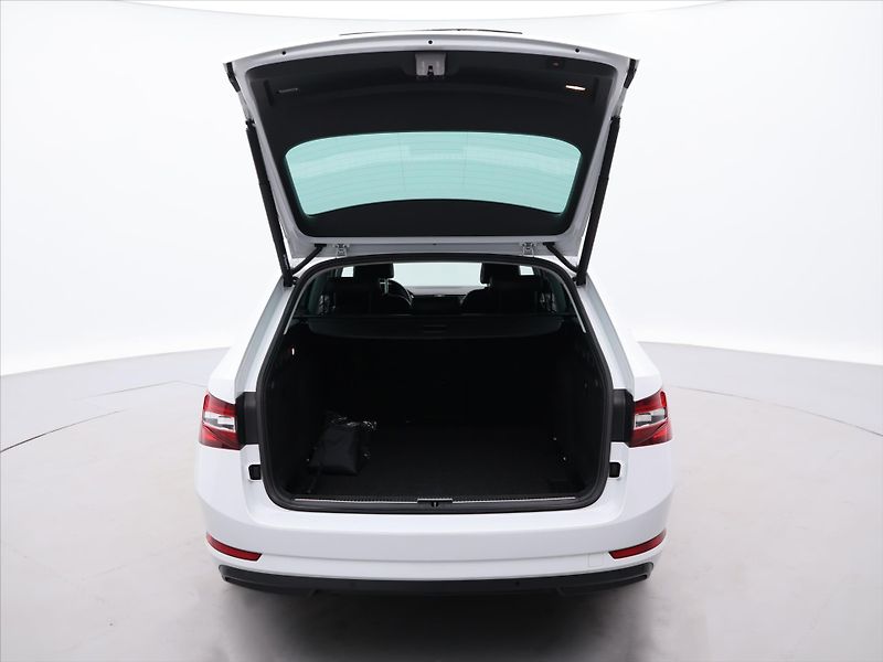 Škoda Superb 2.0 TDI DSG CZ Style Plus Kůže - fotka 9 z 37