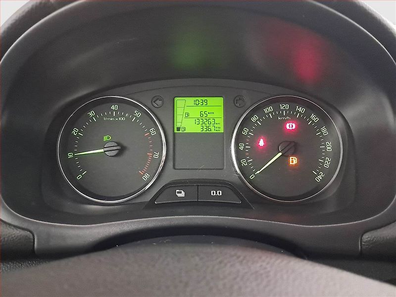 Škoda Fabia (2011) 1.2 12V - fotka 11 z 13