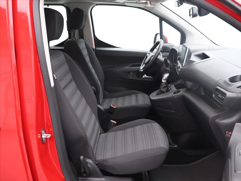 Opel Combo 1,5 CDTi 75kW Innovation CZ DP - fotka 12 z 27