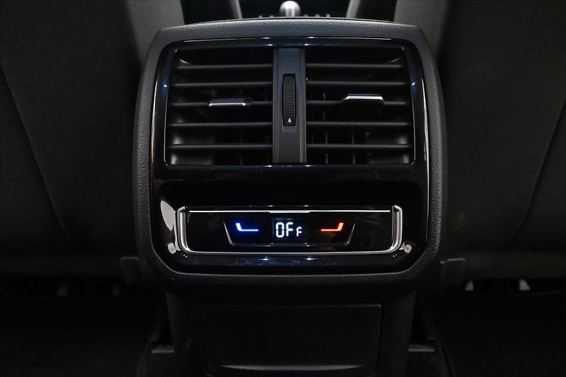 Volkswagen Passat 2,0 TDI 110KW DSG BUSINESS Zár - fotka 22 z 32
