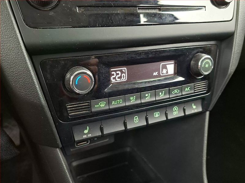 Škoda Rapid (2018) 1.0 TSI, Park. senzory - fotka 14 z 17