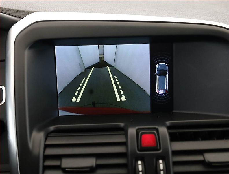 Volvo XC60 (2014) R-Design D5, 4X4, Automat - fotka 14 z 20