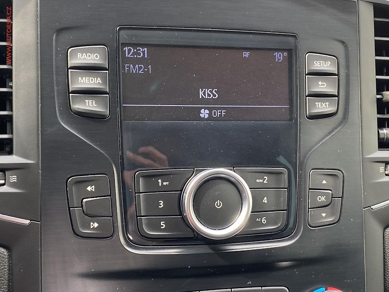 Renault Mégane (2018) 1.3 i, ČR, AC, tempo, park - fotka 15 z 16