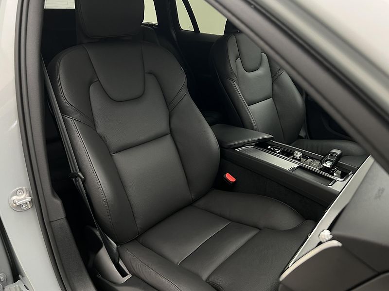 Volvo V60 B4 PLUS DARK AUT 1.maj. - fotka 19 z 43