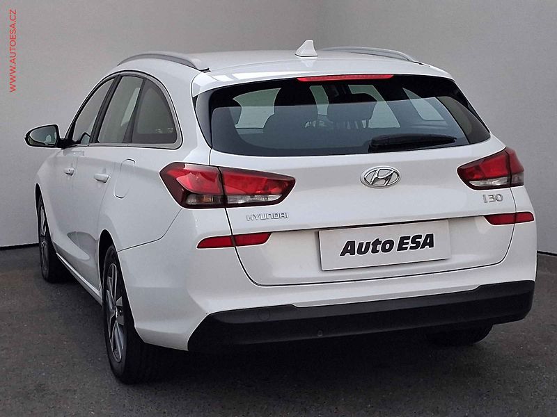 Hyundai i30 (2017) 1.4T-GDi, 1.maj,ČR - fotka 6 z 19