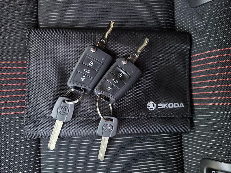Škoda Octavia III FL combi 1.6 TDi STYLE+ - fotka 44 z 49
