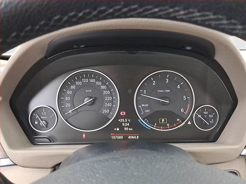 BMW Řada 3 (2014) 320 d xDrive, 4X4, Automat - fotka 11 z 23