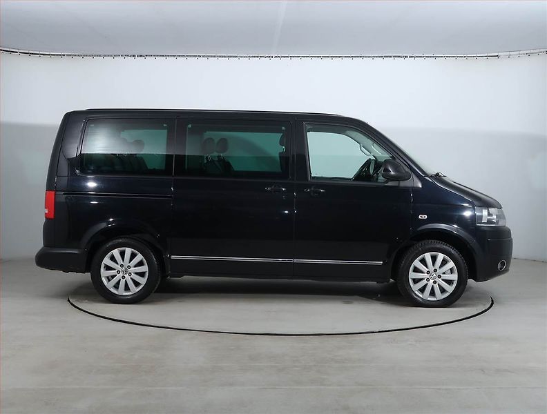 Volkswagen Multivan (2011) Highline 2.0 TDI - fotka 6 z 19
