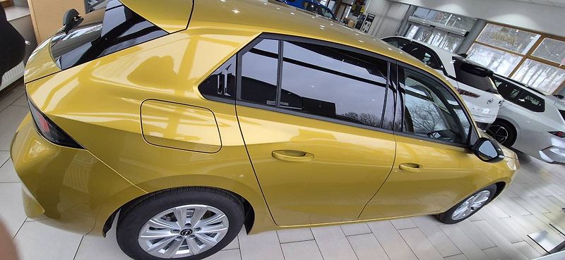 Opel Astra Edition HB 1.2 TURBO (96kW/130 - fotka 6 z 32