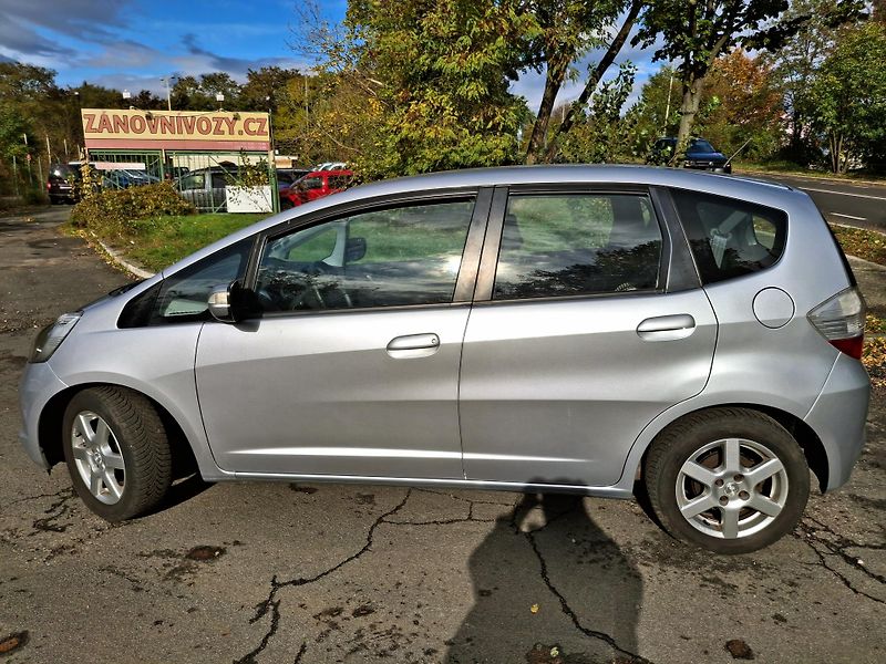 Honda Jazz 1.2 benzin Elegance 1. majitel - fotka 7 z 26