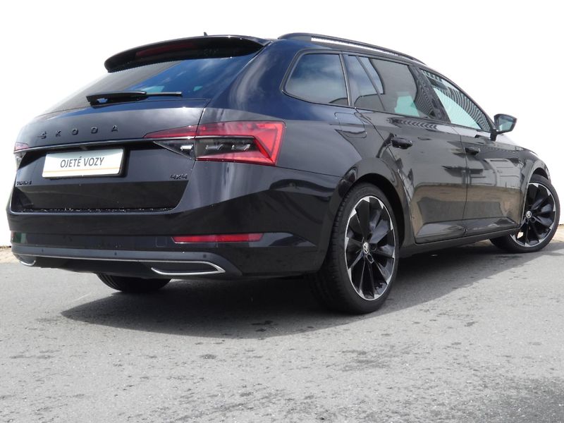 Škoda Superb Combi Sportline 2.0 TDI 4x4 DS - fotka 10 z 30