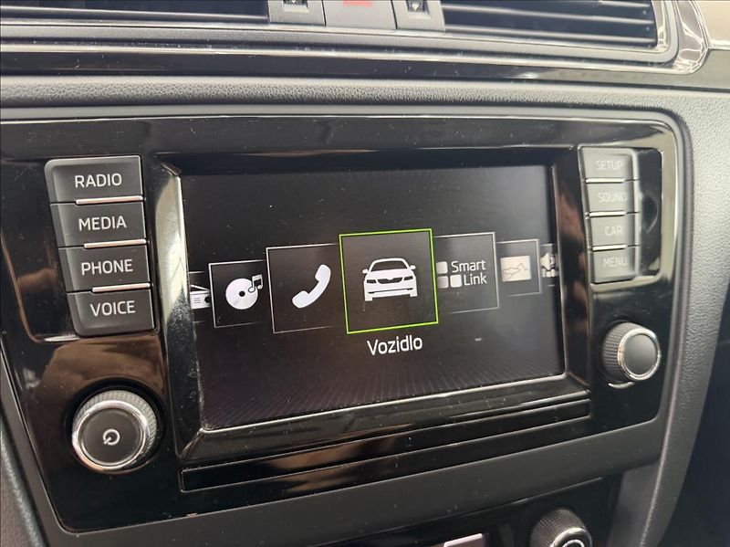 Škoda Rapid 1,2 TSI, Climatronic, CarPlay - fotka 15 z 26