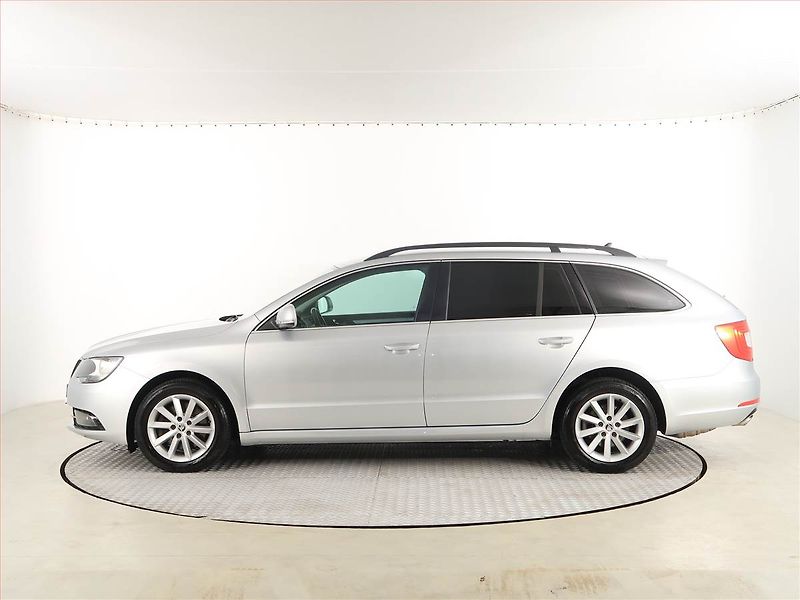 Škoda Superb (2014) Ambition 2.0 TDI, Navi - fotka 3 z 18