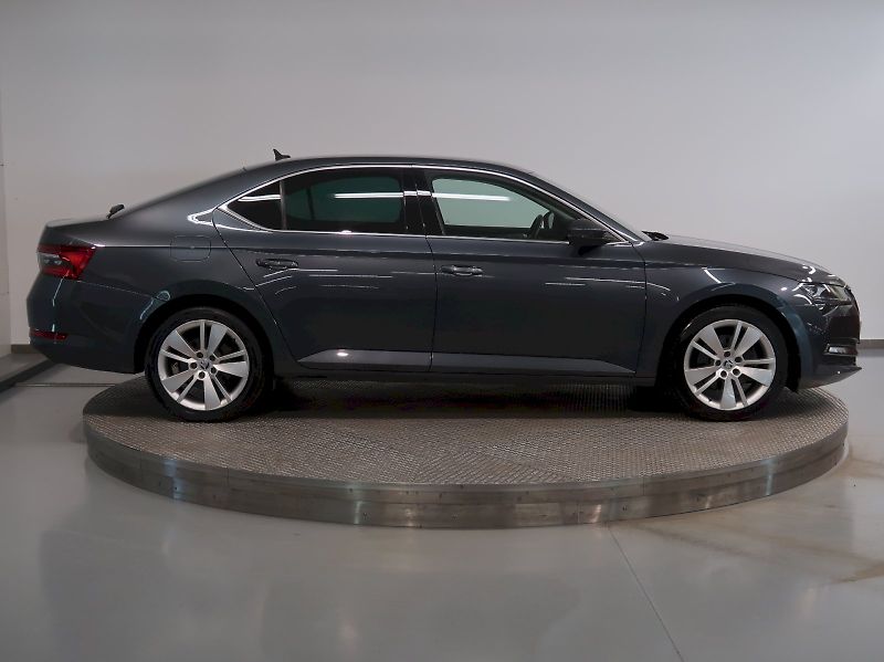 Škoda Superb (2019) STYLE 2.0TDI 140KW 4x4 DSG LED - fotka 8 z 47