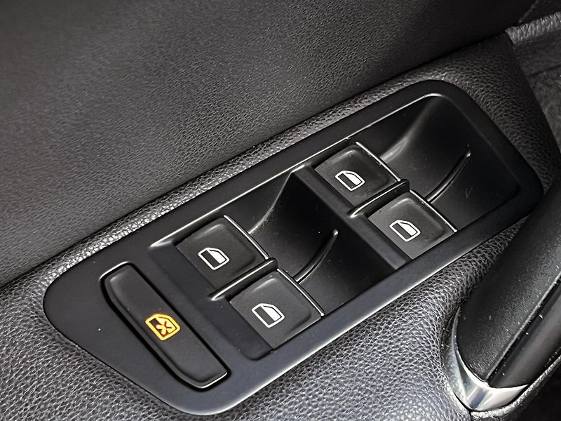 Volkswagen Golf 2.0 TDi 110kw plný servis!  - fotka 23 z 24