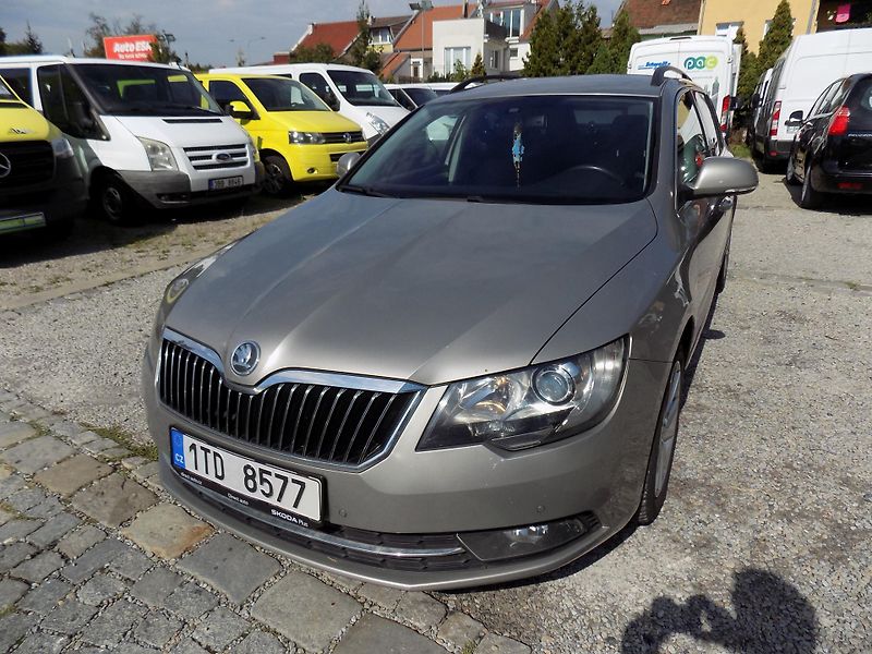 Škoda Superb 1,6 TDI 77 KW NAVI, TEMP - fotka 2 z 34