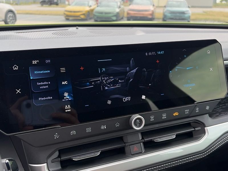 Jeep Compass (2026) Altitude Plug-in Hybrid 225k - fotka 19 z 23