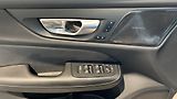 Volvo S60 ULTIMATE DARK, B5 AWD, 184+10 - náhled 32