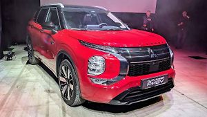 Mitsubihshi Outlander nové generace vstupuje na český trh.
