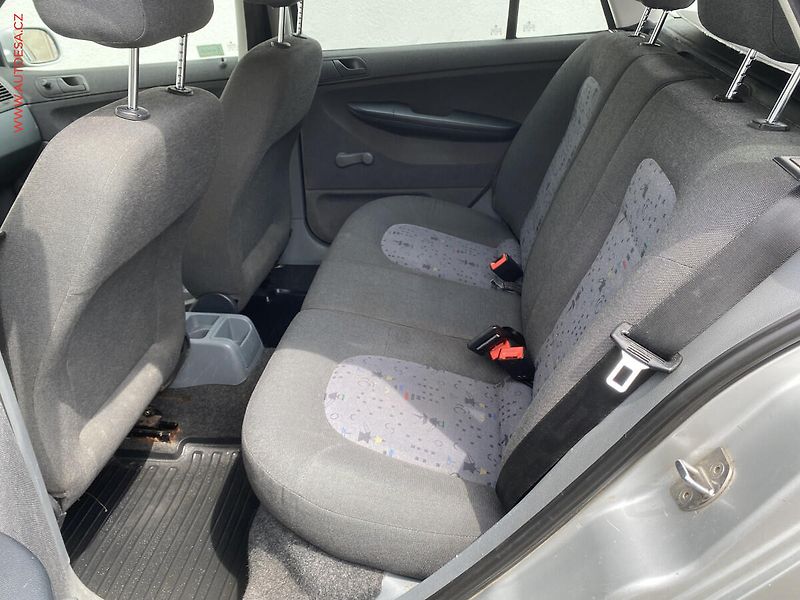 Škoda Fabia (2004) 1.2 12V, ČR, STK4/28 - fotka 10 z 14