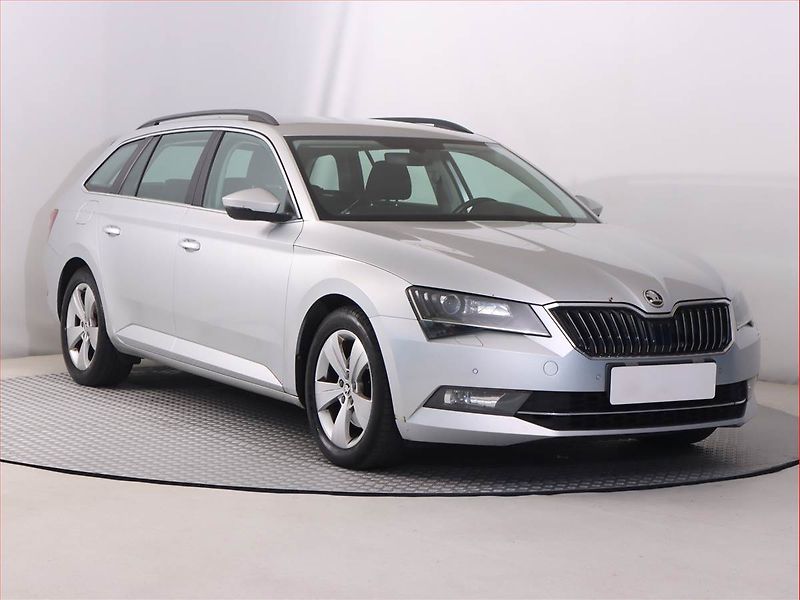 Škoda Superb (2016) 2.0 TDI, Bi-Xenony, Tempomat - fotografie inzerátu
