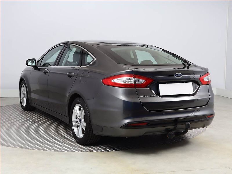 Ford Mondeo (2015) Titanium 2.0 TDCI, ČR,1.maj - fotka 4 z 19