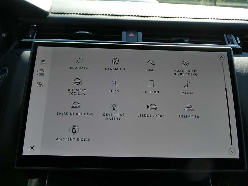 Land Rover Range Rover Velar 3,0 Dynamic SE D300 4x4 aut. - fotka 25 z 34