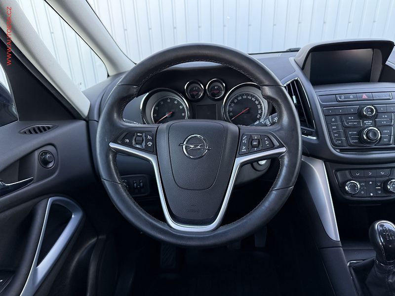 Opel Zafira (2016) 1.4 i, ČR, servis.kniha - fotka 13 z 18
