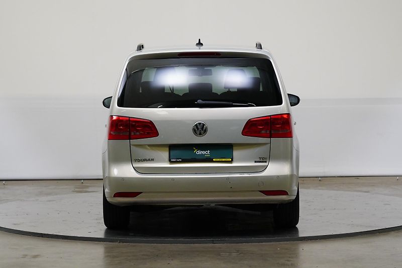 Volkswagen Touran - fotka 6 z 22