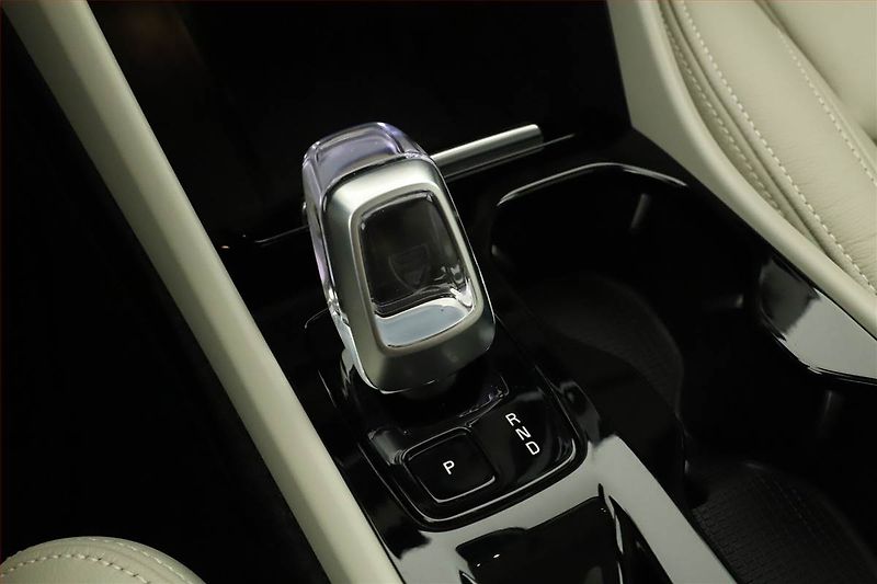 Volvo XC40 (2022) Plus B4 - fotka 10 z 17
