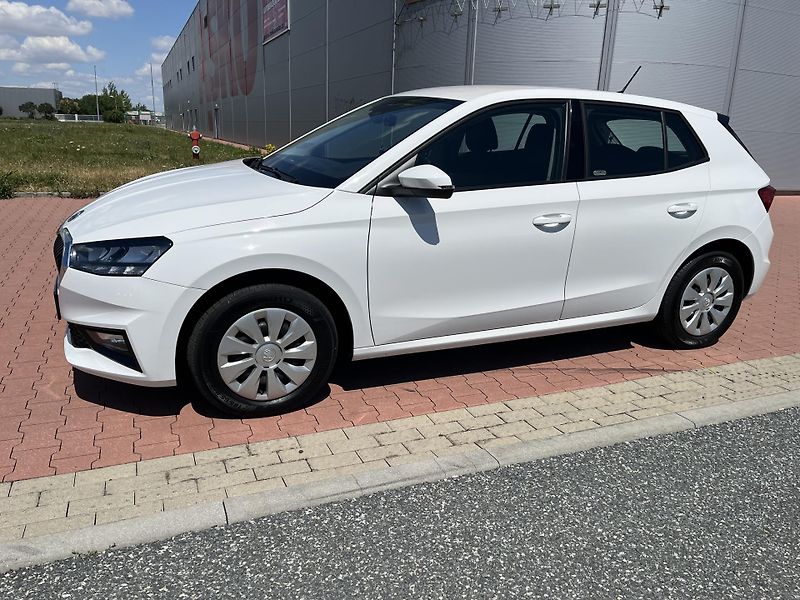 Škoda Fabia 1.0 MPi Ambition Plus 59 kW - fotka 2 z 34