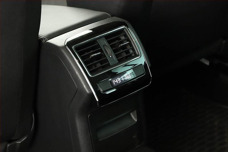 Škoda Superb (2020) iV 1.4 TSI PHEV - fotka 10 z 20