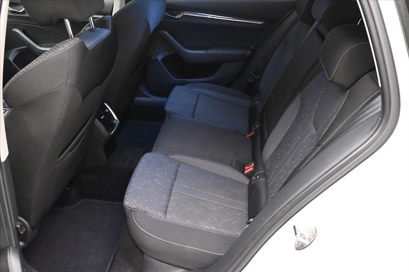 Škoda Octavia 2,0 TDI 110 kW DSG Style Záruk - fotka 14 z 33